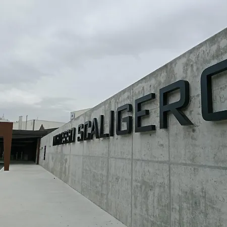 Near Expo And Center Werona