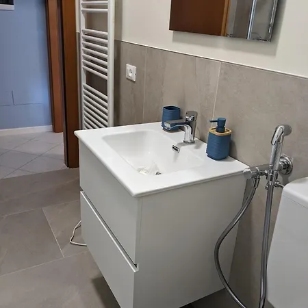 Near Expo And Center Apartament Werona