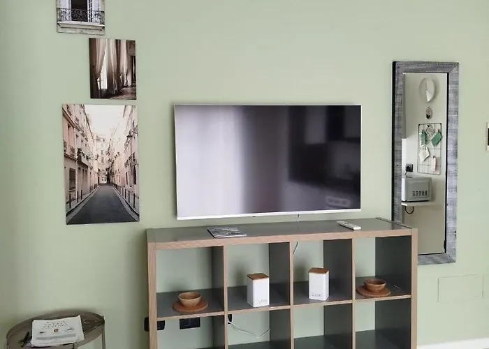 Near Expo And Center